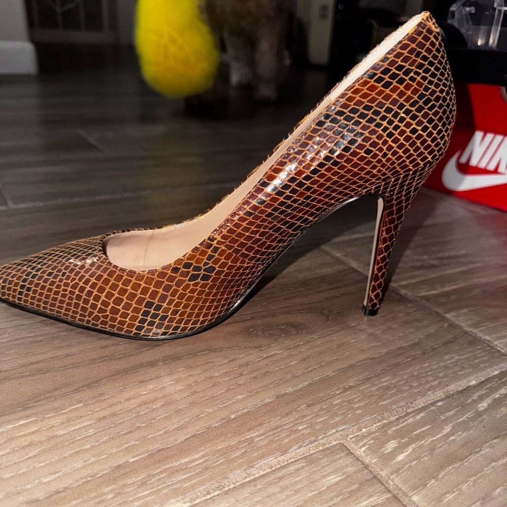White House Black Market Olivia Whiskey Brown Stiletto Pumps! size 8